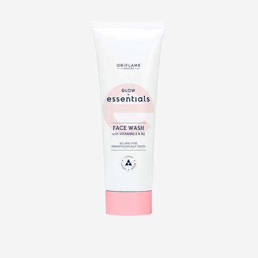 Oriflame Glow Essentials Face Wash with Vitamins E and B3 125 ML