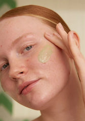 The Body Shop Tea Tree Skin Clearing Daily Scrub 125 ML