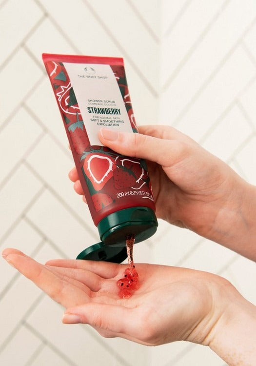 The Body Shop Strawberry Softening Body Scrub 200ml