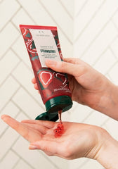 The Body Shop Strawberry Softening Body Scrub 200ml